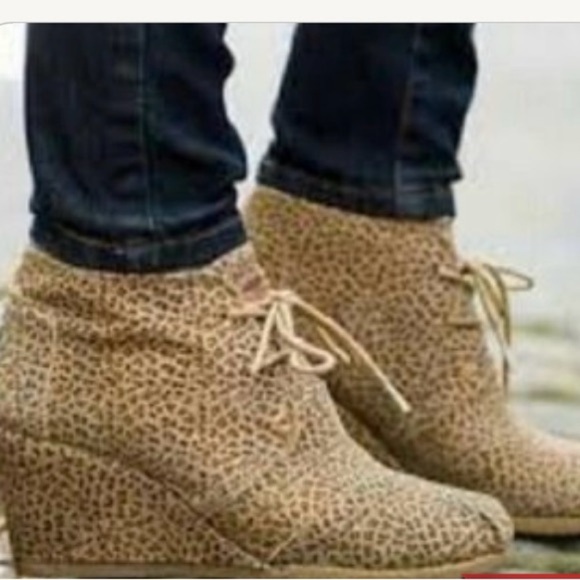 Toms Cheetah Wedge women’s Size 7.5 - Picture 1 of 6